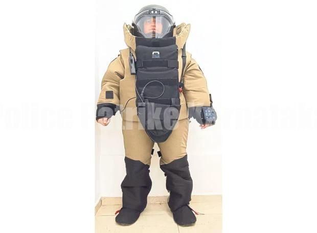 ಮಂಗಳೂರು: ವಿಮಾನ ನಿಲ್ದಾಣ ಭದ್ರತಾ ಸಿಬಂದಿಗೆ ಬಾಂಬ್ ಸೂಟ್