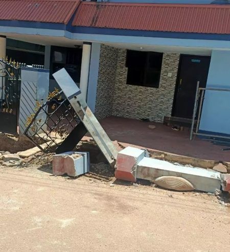 ಸುರತ್ಕಲ್: ಕಾಂಪೌಂಡ್ ಕುಸಿದು ಓರ್ವ ಮೃತ್ಯು, ಇನ್ನೋರ್ವ ಗಂಭೀರ