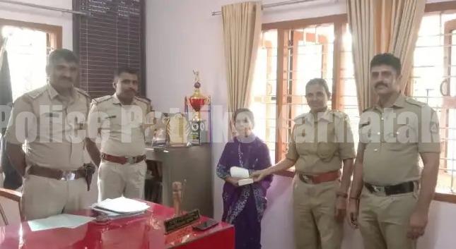 ಅನಾರೋಗ್ಯದಿಂದ ಬಳಲುತ್ತಿದ್ದ ಮಹಿಳೆಯ ಔಷಧೀಯ ಖರ್ಚಿಗಾಗಿ ಧನ ಸಹಾಯ ಮಾಡಿದ ಬಂಟ್ವಾಳ ಪೊಲೀಸರು