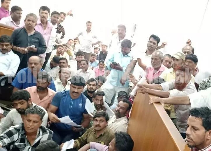 ಮಂಗಳೂರು: ಬೀದಿ ಬದಿ ವ್ಯಾಪಾರಿಗಳಿಂದ ಪಾಲಿಕೆಗೆ ಮುತ್ತಿಗೆ