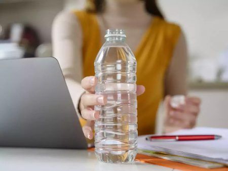 ಉಳ್ಳಾಲ ಪರೀಕ್ಷೆಯಲ್ಲಿ ಕಡಿಮೆ ಮಾರ್ಕ್ ನೀಡಿದ್ದಕ್ಕೆ- ನೀರಿನ ಬಾಟಲ್ನಲ್ಲಿ ಮಾತ್ರೆ ಹಾಕಿದ ವಿದ್ಯಾರ್ಥಿನಿಯರು