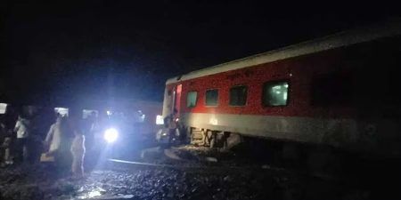 ಹಳಿ ತಪ್ಪಿದ ನಾರ್ತ್ ಈಸ್ಟ್ ಎಕ್ಸ್ಪ್ರೆಸ್ ರೈಲು – ನಾಲ್ವರ ಸಾವು..!