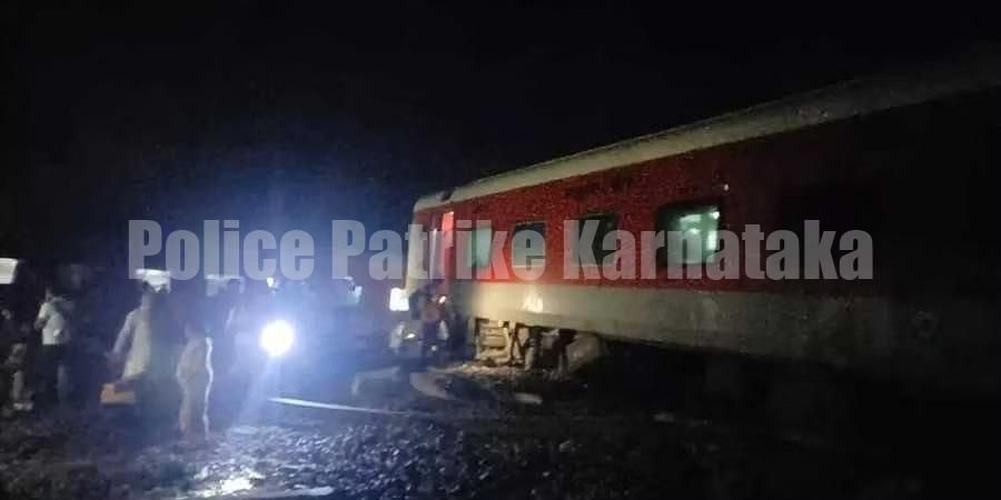 ಹಳಿ ತಪ್ಪಿದ ನಾರ್ತ್ ಈಸ್ಟ್ ಎಕ್ಸ್ಪ್ರೆಸ್ ರೈಲು – ನಾಲ್ವರ ಸಾವು..!