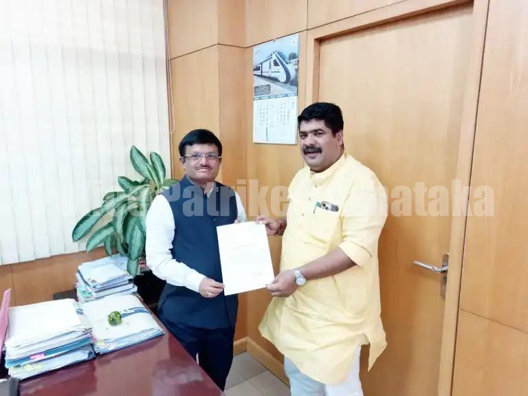 ಪದವಿ ವಿದ್ಯಾರ್ಥಿಗಳಿಗೂ ದಸರಾ ರಜೆ ನೀಡಲು ಸರ್ಕಾರಕ್ಕೆ ಶಾಸಕ ಕಾಮತ್ ಆಗ್ರಹ..!