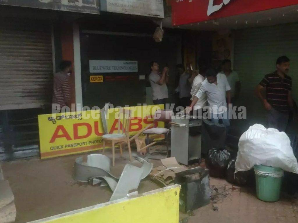 ಪುತ್ತೂರು : ಸಿಡಿಲು ಬಡಿದು ಸುಟ್ಟು ಭಸ್ಮವಾದ ಫೋಟೋ ಸ್ಟುಡಿಯೋ..!