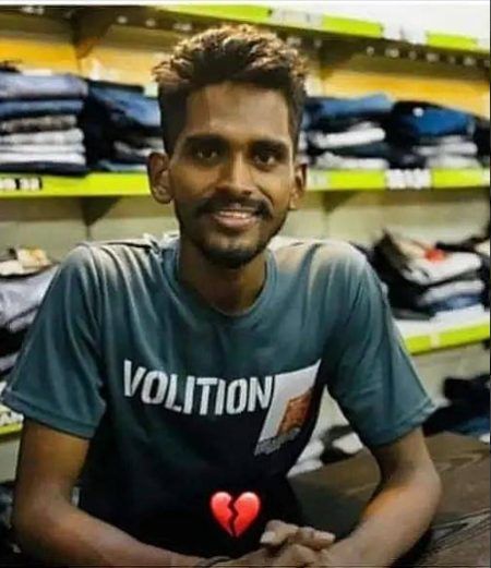 ಮೊಬೈಲ್ ನಲ್ಲಿ ಮಾತನಾಡುತ್ತಿದ್ದಾಗ ಸಿಡಿಲು ಬಡಿದು ಯುವಕ ಮೃತ್ಯು!