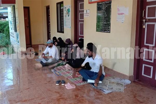 ಬಂಟ್ವಾಳ: ಕಚೇರಿಗೆ ಮುತ್ತಿಗೆ – ಸಜೀಪಮುನ್ನೂರು ಗ್ರಾ.ಪಂ. ಸದಸ್ಯರ ವಿರುದ್ದ ದೂರು