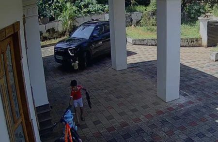 ಕಾಸರಗೋಡು: ಕಾರಿನಡಿಗೆ ಬಿದ್ದು ಮಗು ಸಾವು..!