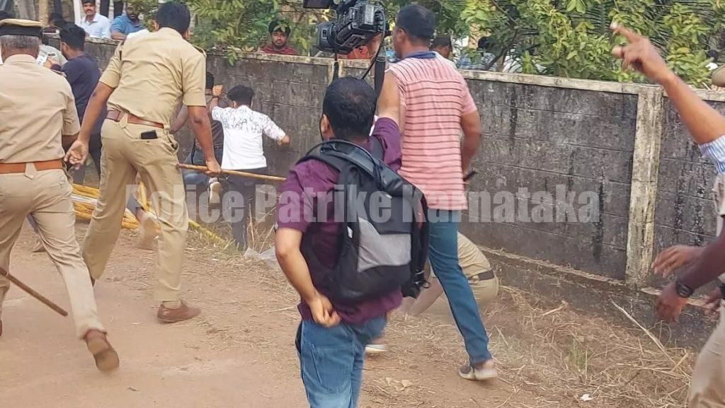 ಉಡುಪಿ ಹತ್ಯಾಕಾಂಡ ಪ್ರಕರಣ : ಮಹಜರು ವೇಳೆ ಆರೋಪಿಯ ಮೇಲೆ ದಾಳಿಗೆ ಯತ್ನ- ಪೊಲೀಸರಿಂದ ಲಾಠಿಚಾರ್ಜ್