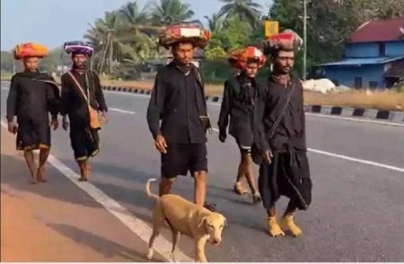 ಮಂಗಳೂರು: ಅಯ್ಯಪ್ಪ ಸ್ವಾಮಿ ಮಾಲಾಧಾರಿಗಳೊಂದಿಗೆ 600 ಕಿ.ಮೀ ಪ್ರಯಾಣಿಸಿದ ಶ್ವಾನ