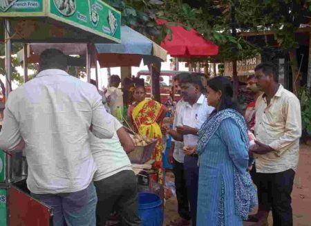 ಮಲ್ಪೆ ಬೀಚ್ ಬಳಿ ಇರುವ ಹೊಟೇಲ್ ಗಳಿಗೆ ನಗರಸಭೆ ಅಧಿಕಾರಿಗಳಿಂದ ದಾಳಿ