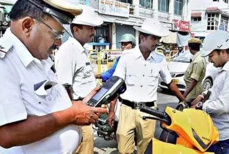 ಟ್ರಾಫಿಕ್ ಪೊಲೀಸರು ವಾಹನ ಸವಾರರಿಂದ ದಂಡ ಸಂಗ್ರಹಿಸುವಂತಿಲ್ಲ – ಹೈಕೋರ್ಟ್