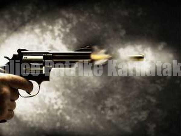 ಉಡುಪಿ : ಜಯಲಕ್ಷ್ಮೀ ಸಿಲ್ಕ್ನಲ್ಲಿ ಪಿಸ್ತೂಲ್ ನಿಂದ ಮಿಸ್ ಫೈರಿಂಗ್- ಸಿಬ್ಬಂದಿಗೆ ಗಾಯ