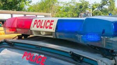 ಬೆಳ್ತಂಗಡಿ: ಸಾರ್ವಜನಿಕ ರಸ್ತೆಯ ಬಳಿ ಅಕ್ರಮವಾಗಿ ಮದ್ಯ ಮಾರಾಟ : ಪೊಲೀಸ್ ದಾಳಿ