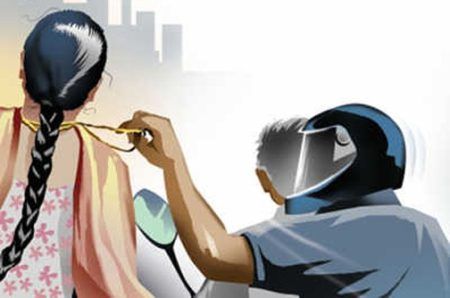 ಉಡುಪಿ: ಶ್ರೀ ಕೃಷ್ಣ ಮಠದ ರಥಬೀದಿಯಲ್ಲಿ ಬಾಲಕಿಯ ಚಿನ್ನದ ಸರ ಕಿತ್ತು ಪರಾರಿಯಾದ ಅಪರಿಚಿತರು