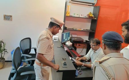 ಉಡುಪಿ: ಅನಧಿಕೃತ ರೆಂಟ್ ಕಾರ್/ಬೈಕ್ ಗಳನ್ನು ಮುಟ್ಟುಗೊಲು ಹಾಕಿದ ಆರ್ಟಿಓ ಅಧಿಕಾರಿಗಳು