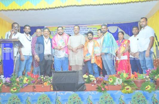 ಸುಳ್ಯ: ನಾಪತ್ತೆಯಾಗಿದ್ದ ಬಾಲಕಿ ಪತ್ತೆ ಹಚ್ಚಿದ್ದ ಪತ್ರಕರ್ತರಿಗೆ ಸ್ಪೀಕರ್ ಖಾದರ್ ರಿಂದ ಸನ್ಮಾನ