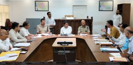 ಮಂಗಳೂರು: ಒಂದು ತಿಂಗಳೊಳಗೆ ಬಸ್ಗಳಿಗೆ ಬಾಗಿಲು ಅಳವಡಿಸಲು ಜಿಲ್ಲಾಧಿಕಾರಿ ಸೂಚನೆ