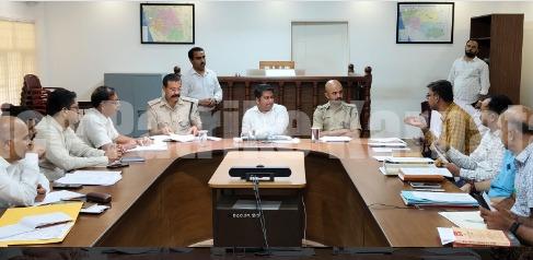 ಮಂಗಳೂರು: ಒಂದು ತಿಂಗಳೊಳಗೆ ಬಸ್ಗಳಿಗೆ ಬಾಗಿಲು ಅಳವಡಿಸಲು ಜಿಲ್ಲಾಧಿಕಾರಿ ಸೂಚನೆ