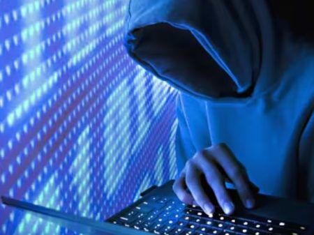 ಉಡುಪಿ: ಆ್ಯಪ್ ಡೌನ್ಲೋಡ್ ಮಾಡಿಸಿ ವ್ಯಕ್ತಿಗೆ ಲಕ್ಷಾಂತರ ರೂ. ವಂಚನೆ..!