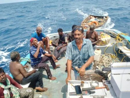 ಮಂಗಳೂರಿನಿಂದ ಲಕ್ಷದ್ವೀಪಕ್ಕೆ ಹೊರಟ ಸರಕು ನೌಕೆ ಮುಳುಗಡೆ- ಪವಾಡ ಸದೃಶ್ಯರಾಗಿ ಪಾರಾದ 8 ಮಂದಿ