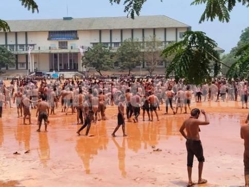 ಸುರತ್ಕಲ್: ಎನ್ಐಟಿಕೆ ನೀರು ಪೋಲು ಮಾಡಿ ಹೋಳಿ ಆಚರಣೆ – ವ್ಯಾಪಕ ಆಕ್ರೋಶ