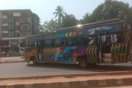 ಪಡುಬಿದ್ರಿಯಲ್ಲಿ ಬಸ್ ಟೈಮಿಂಗ್ ವಿಚಾರಕ್ಕೆ ಗಲಾಟೆ- ರೋಡ್ ಮದ್ಯೆ ಬಸ್ ನಿಲ್ಲಿಸಿ ಬಸ್ ಸ್ಟಾಂಡ್ ನಲ್ಲಿ ರೆಸ್ಟ್ ಪಡೆದ ಡ್ರೈವರ್