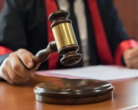 ಪೊಲೀಸರು ಹಿಂಬಾಲಿಸುತ್ತಿದ್ದ ಕಾರು ಮಗುಚಿ ವಿದ್ಯಾರ್ಥಿ ಸಾವು-ಸರಕಾರದಿಂದ ಸ್ಪಷ್ಟಿಕರಣ ಕೇಳಿದ ಹೈಕೋರ್ಟ್