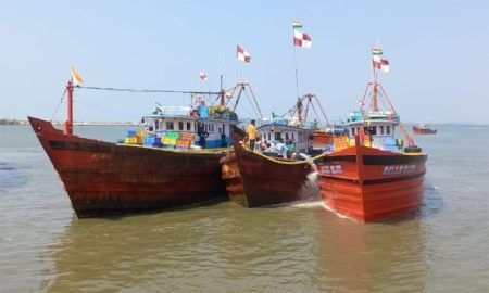 ಸುರತ್ಕಲ್: ಎಂಜಿನ್ ವೈಫಲ್ಯ- ದೋಣಿ ಹಾಗೂ ಮೀನುಗಾರನ್ನು ರಕ್ಷಿಸಿದ ಕೋಸ್ಟ್ ಗಾರ್ಡ್