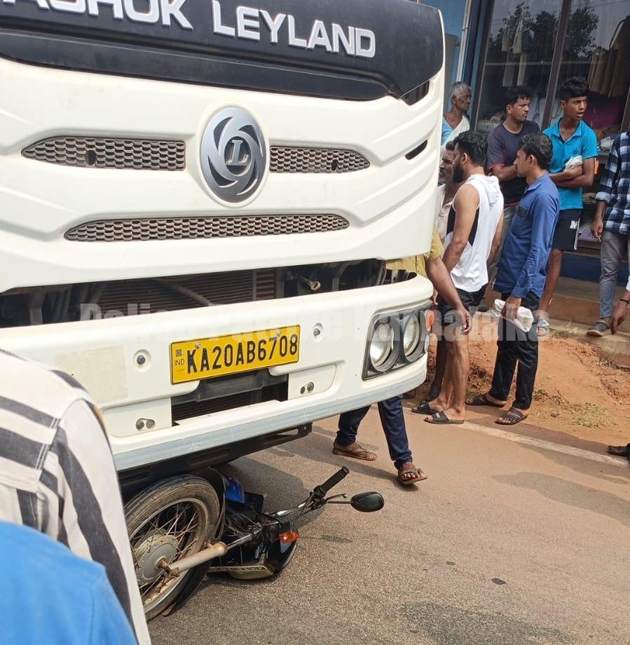 ಉಡುಪಿ: ಟಿಪ್ಪರ್ ಹಾಗೂ ಬೈಕ್ ನಡುವೆ ಅಪಘಾತ : ಬೈಕ್ ಸವಾರ ಸ್ಥಳದಲ್ಲೇ ಮೃತ್ಯು