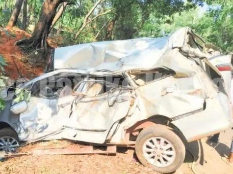 ಕುಂದಾಪುರ: ಇನ್ನೋವಾ ಕಾರು ಮರಕ್ಕೆ ಡಿಕ್ಕಿಯಾಗಿ ಯುವತಿ ಸಾವು ,ನಾಲ್ವರಿಗೆ ಗಾಯ