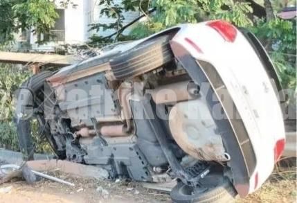 ಉಳ್ಳಾಲ: ಚಾಲಕನ ನಿಯಂತ್ರಣ ತಪ್ಪಿ ವಿದ್ಯುತ್ ಕಂಬಕ್ಕೆ ಕಾರು ಡಿಕ್ಕಿ..!