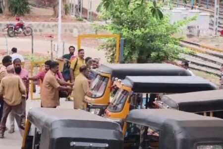 ಮಂಗಳೂರು ಸೆಂಟ್ರಲ್ ರೈಲ್ವೆ ನಿಲ್ದಾಣದಲ್ಲಿ ಪ್ರಯಾಣಿಕರು ಮತ್ತು ರಿಕ್ಷಾ ಚಾಲಕರ ನಡುವೆ ಹೊಡೆದಾಟ