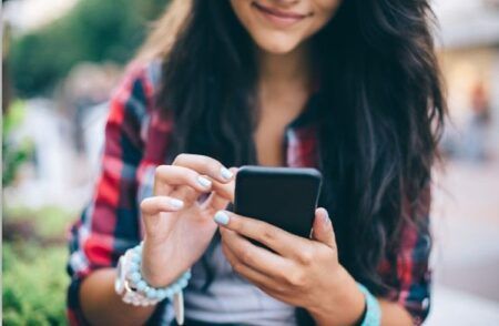 ಮೊಬೈಲ್ ಬಳಕೆದಾರರಿಗೆ ಬಿಗ್ ಶಾಕ್- ಲೋಕಸಭಾ ಚುನಾವಣೆ ಬಳಿಕ ರೀಚಾರ್ಜ್ ಬೆಲೆ ಶೇ.25 ದುಬಾರಿ