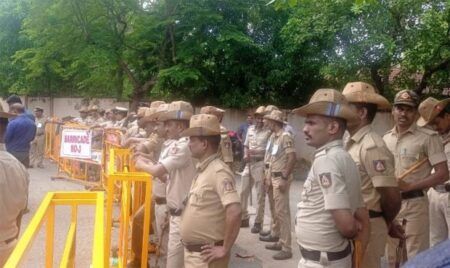 ಮಂಗಳೂರು: ಬಿಜೆಪಿ vs ಕಾಂಗ್ರೆಸ್ ಕಾರ್ಯಕರ್ತರ ಪರಸ್ಪರ ಘೋಷಣೆ: ಪೊಲೀಸ್ ಬಂದೋಬಸ್ತ್