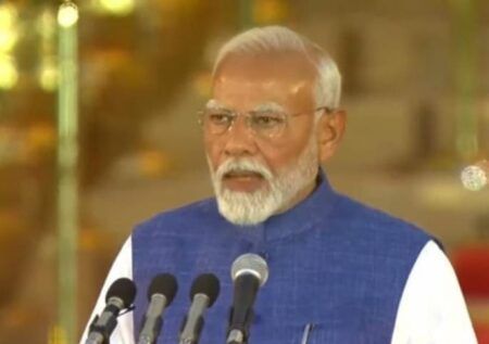 ಈಶ್ವರನ ಹೆಸರಿನಲ್ಲಿ 3ನೇ ಬಾರಿಗೆ ಪ್ರಧಾನಮಂತ್ರಿಯಾಗಿ ಪ್ರಮಾಣವಚನ ಸ್ವೀಕರಿಸಿದ ಮೋದಿ