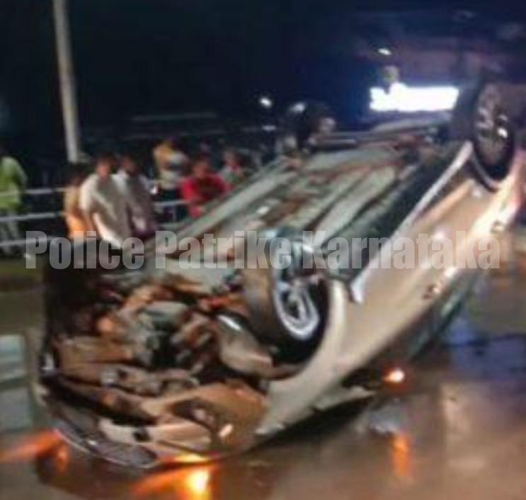 ಉಡುಪಿ: ಡಿವೈಡರ್ ಕಲ್ಲುಗಳಿಗೆ ಡಿಕ್ಕಿಯಾಗಿ ಕಾರು ಪಲ್ಟಿ- ನಾಲ್ವರಿಗೆ ತೀವ್ರ ಗಾಯ