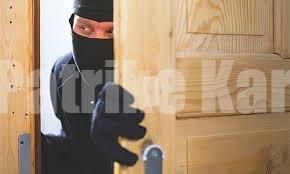 ವಿಟ್ಲ : ಮನೆಯಲ್ಲಿ ಯಾರೂ ಇಲ್ಲದ ವೇಳೆ ನಗ-ನಗದು ದೋಚಿದ ಖದೀಮರು