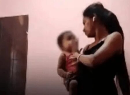 20 ತಿಂಗಳ ಮಗುವನ್ನು ಸಿಗರೇಟು ಸೇದಲು, ಮದ್ಯಪಾನ ಮಾಡಲು ಒತ್ತಾಯಿಸಿದ ತಾಯಿ..!