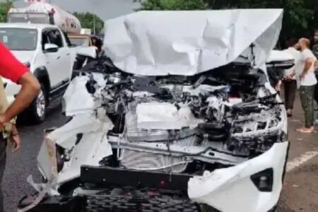 ಉಡುಪಿ: ಬಸ್ ಗೆ ಡಿಕ್ಕಿ ಹೊಡೆದ ಶೋರೂಂನಿಂದ ತರುತ್ತಿದ್ದ ಹೊಸ ಫಾರ್ಚೂನರ್ ಕಾರು