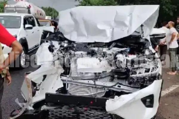 ಉಡುಪಿ: ಬಸ್ ಗೆ ಡಿಕ್ಕಿ ಹೊಡೆದ ಶೋರೂಂನಿಂದ ತರುತ್ತಿದ್ದ ಹೊಸ ಫಾರ್ಚೂನರ್ ಕಾರು