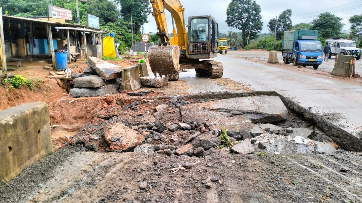 ಒಂದೇ ಮಳೆಗೆ ಕುಸಿದ ಬೆಂಗಳೂರು-ಮಂಗಳೂರು ಚತುಷ್ಪಥ ರಾಷ್ಟ್ರೀಯ ಹೆದ್ದಾರಿ 