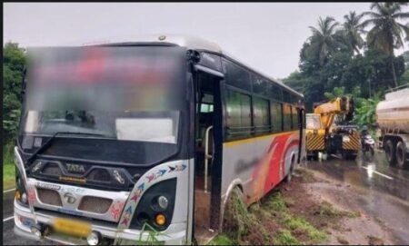 ಬಂಟ್ವಾಳ: ಡಿವೈಡರ್ ಗೆ ಢಿಕ್ಕಿಯಾದ ಖಾಸಗಿ ಬಸ್