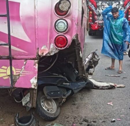 ಉಡುಪಿ: ನಿಂತಿದ್ದ ಬಸ್ಸಿನ ಹಿಂಬದಿಗೆ ಸ್ಕೂರ್ ಢಿಕ್ಕಿ- ಸವಾರ ಗಂಭೀರ