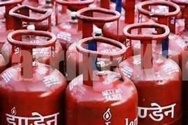 ವಾಣಿಜ್ಯ ಬಳಕೆಯ 19 ಕೆಜಿ ಎಲ್ಪಿಜಿ ಸಿಲಿಂಡರ್ ಬೆಲೆ ಏರಿಕೆ..!
