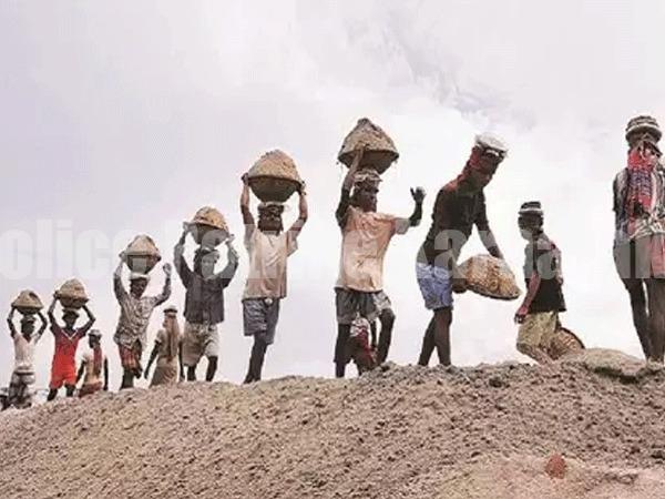 ರಾಜ್ಯದ ಕಾರ್ಮಿಕರ ಗಮನಕ್ಕೆ : ಸರ್ಕಾರದಿಂದ ನಿಮಗೆ ಸಿಗಲಿವೆ ಈ ಎಲ್ಲಾ ʻಸೌಲಭ್ಯʼಗಳು!