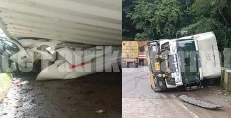 ಉಪ್ಪಿನಂಗಡಿ: ಕಾರಿನ ಮೇಲೆಯೇ ಮಗುಚಿ ಬಿದ್ದ ಬೃಹತ್ ಗಾತ್ರದ ಕಂಟೇನರ್ ಲಾರಿ..!