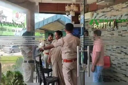 ಪುತ್ತೂರು : ಜೋಡಿಗಳಿಗೆ ದಾಖಲೆ ಇಲ್ಲದೆ ರೂಮ್ ನೀಡಿದ ಆರೋಪ- ಪೊಲೀಸ್ ರೈಡ್