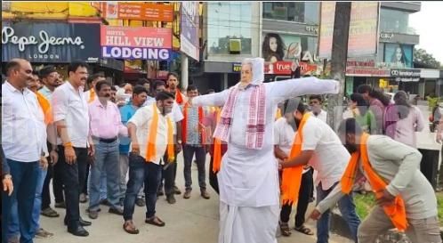 ಉಡುಪಿ: ಬಿಜೆಪಿ ಪ್ರತಿಭಟನೆ ವೇಳೆ ಸಿಎಂ ಪ್ರತಿಕೃತಿಗೆ ಚಪ್ಪಲಿಯೇಟು – ಪ್ರಕರಣ ದಾಖಲು