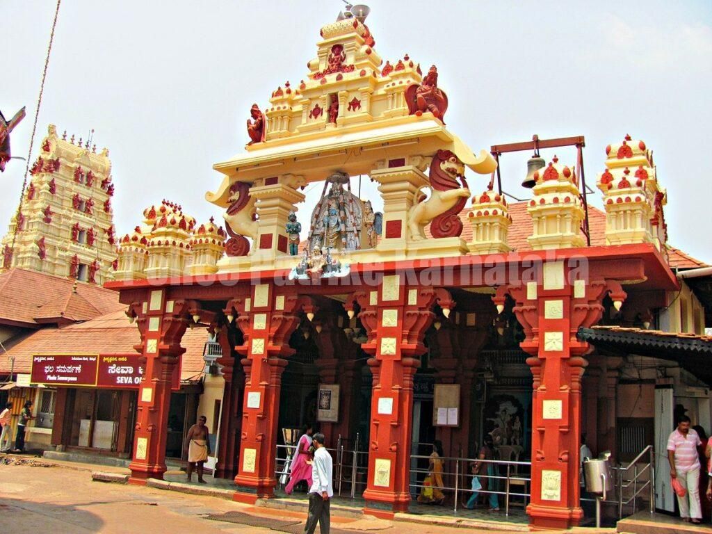 ಉಡುಪಿ: ಪ್ರಧಾನಿ ಕಾರ್ಯಾಲಯದ ಅಧಿಕಾರಿ ಸೋಗಿನಲ್ಲಿ ಆಗಮಿಸಿ ಶ್ರೀಕೃಷ್ಣಮಠಕ್ಕೆ ವಂಚನೆ : ದೂರು ದಾಖಲು…!!